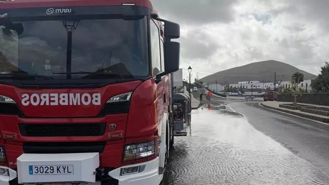 El paso de la borrasca Emilia por La Graciosa y Lanzarote
