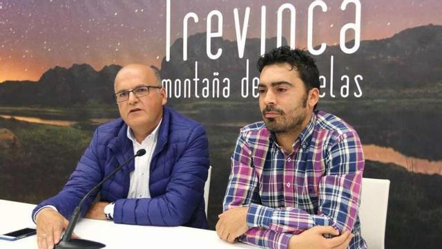 Manuel Baltar y Juan Anta, en la presentación de A Veiga como destino turístico Starlight. // Iñaki Osorio