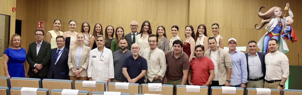 El Hospital Clínico recibe el ninot de "Hope" El Hospital Clínico recibe el ninot de "Hope"