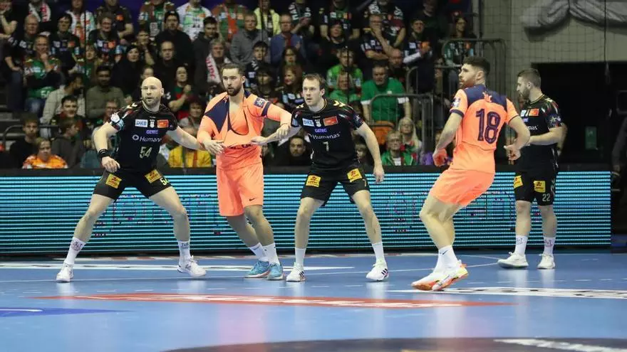 Golpe sobre la mesa del Barça: victoria ante la 'bestia negra' y asalto a la primera plaza