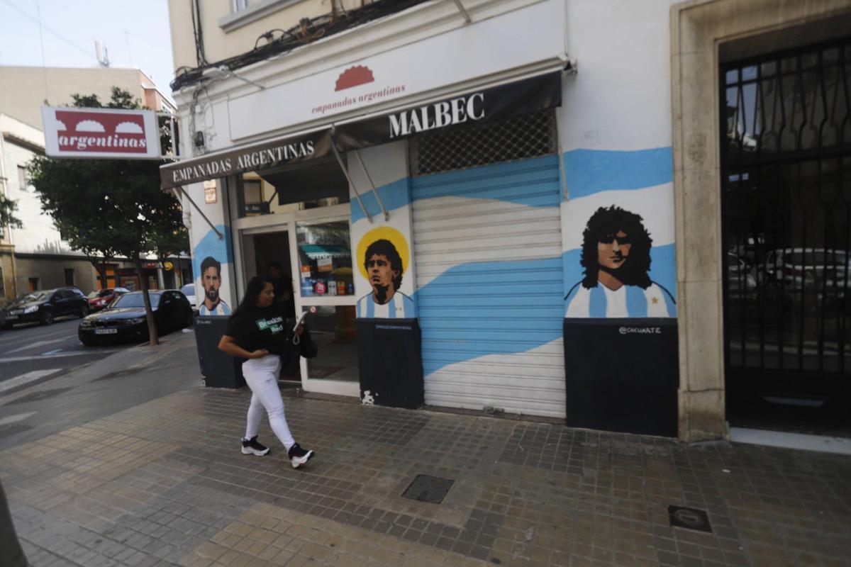 Establecimiento de venta de empanadas argentinas en la Petxina.