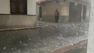 Granizo y fuertes lluvias en C. Valenciana con vientos de hasta 114 km/h