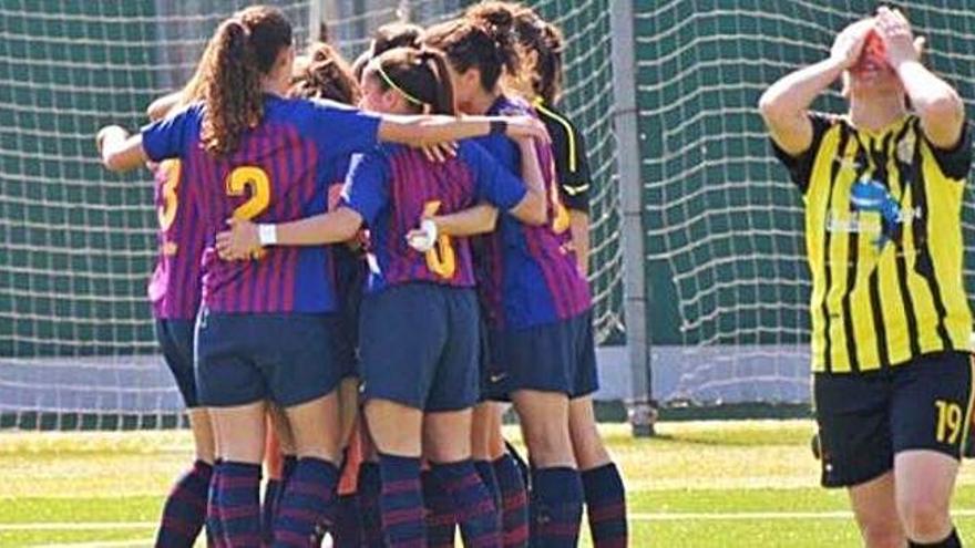 Les jugadores del Barça B, celebrant un dels gols contra el Sant Pere.