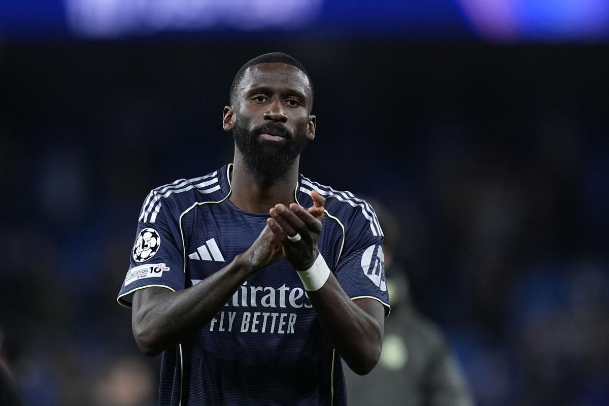 Antonio Rüdiger podría seguir en el Real Madrid una temporada más