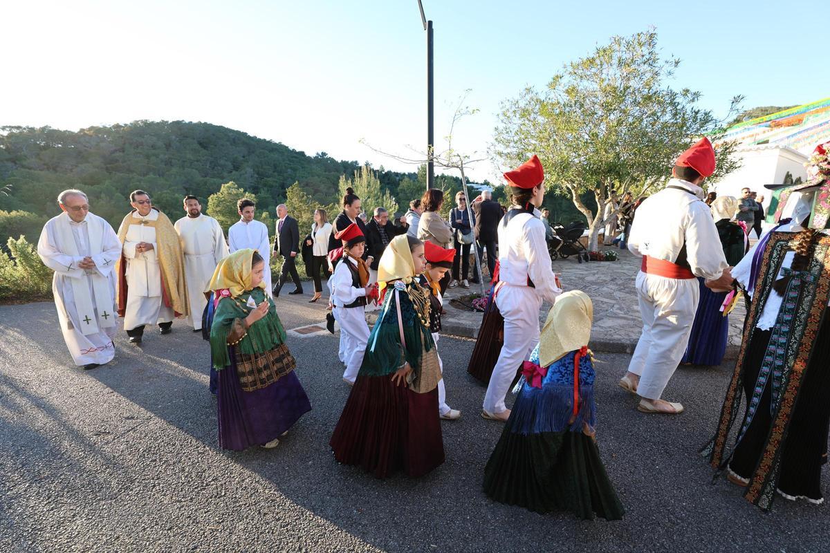 Descubre las mejores imágenes de las fiestas patronales de la Cala Sant Vicent