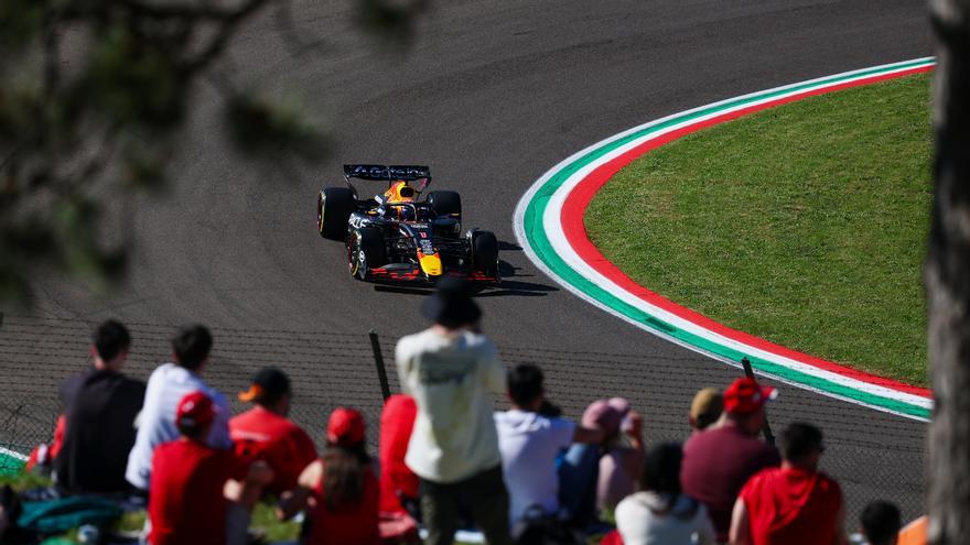 Golpe de autoridad de Verstappen en Imola; Alonso y Sainz, sin suerte