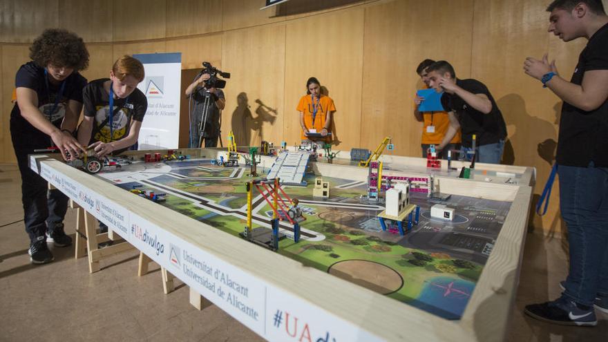 La mayor competición de robótica regresa a la Universidad de Alicante