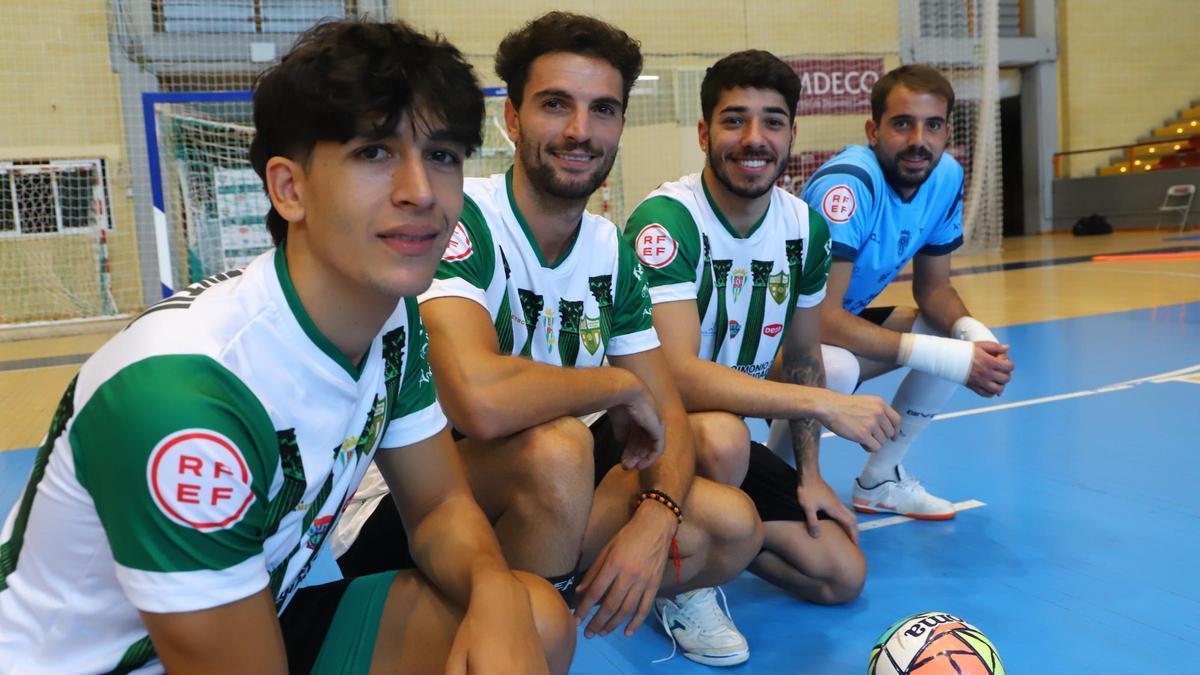 Joaqui, a la izquierda de la imagen, junto a Zequi, Perin y Fabio en el Córdoba Futsal.