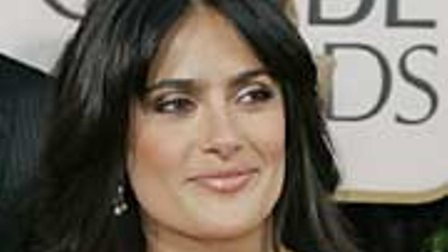 Salma Hayek anuncia que está embarazada de su primer hijo