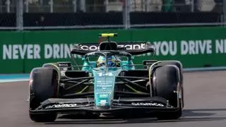 Verstappen se exhibe en Miami, con Alonso tercero en el podio y Sainz, quinto