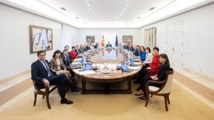 "Si el poder pierde el contacto con su pueblo, se condena a sí mismo"
