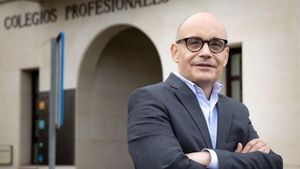 Miguel Perlado: "Diverses devotes dormien amb la líder i es fomentaven petons als llavis"
