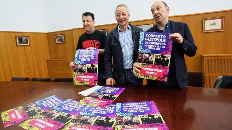 Carlos Arévalo, Juan Constenla y Manuel Manquiña presentaron ayer el concierto. // Bernabé/Cris M.V.