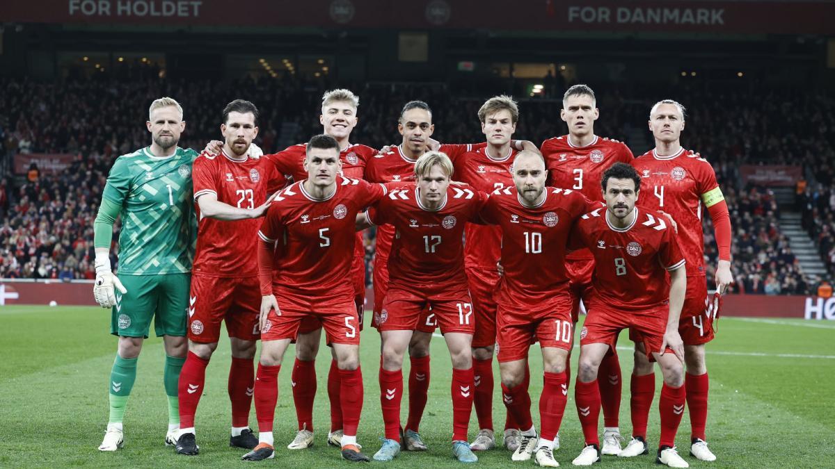 Dinamarca no pasó del empate sin goles