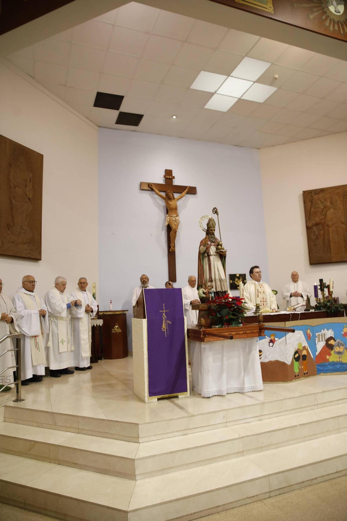 El Coto se echa a la calle para celebrar San Nicolás (en imágenes)