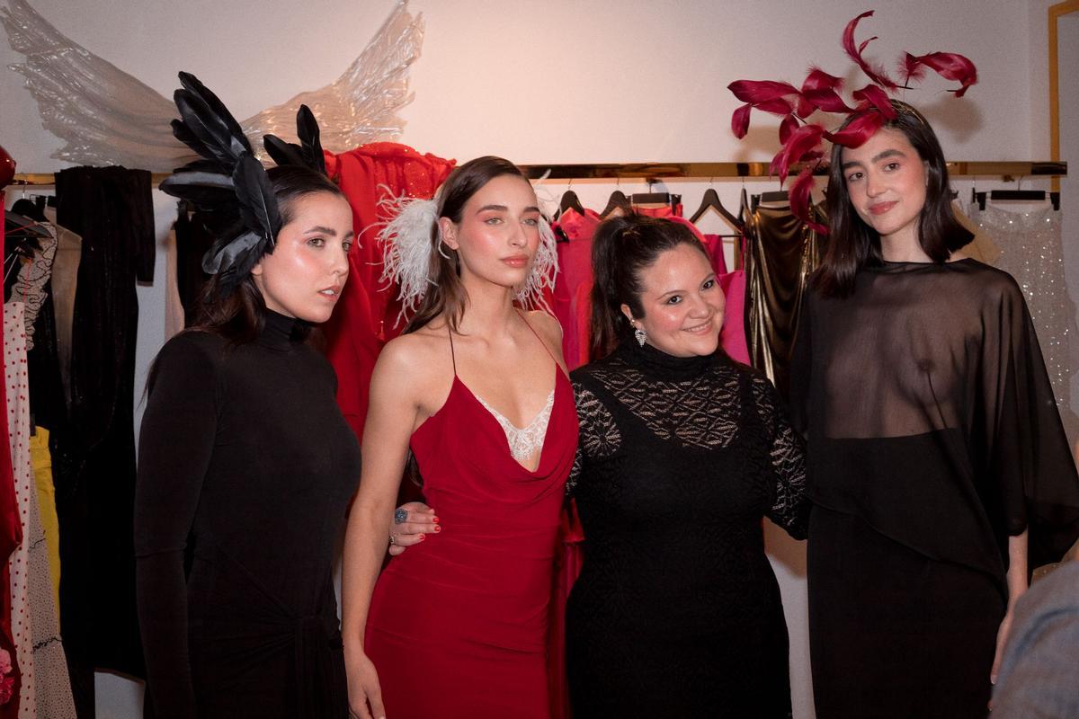 Archivo J Studio, espacio fundado por los creadores cordobeses, acogió el desfile, donde se presentaron las colecciones 'Garden' y 'Aurora Eterna'.