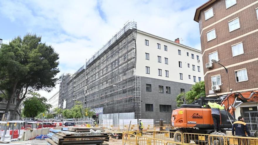 La rehabilitación de las viviendas sobre la comisaría de la Policía Nacional encara su recta final en la avenida de Valencia