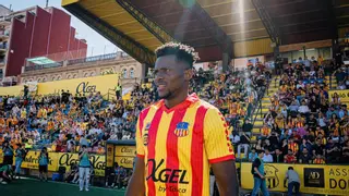 El central Saturday, décimo fichaje del Lorca Deportiva