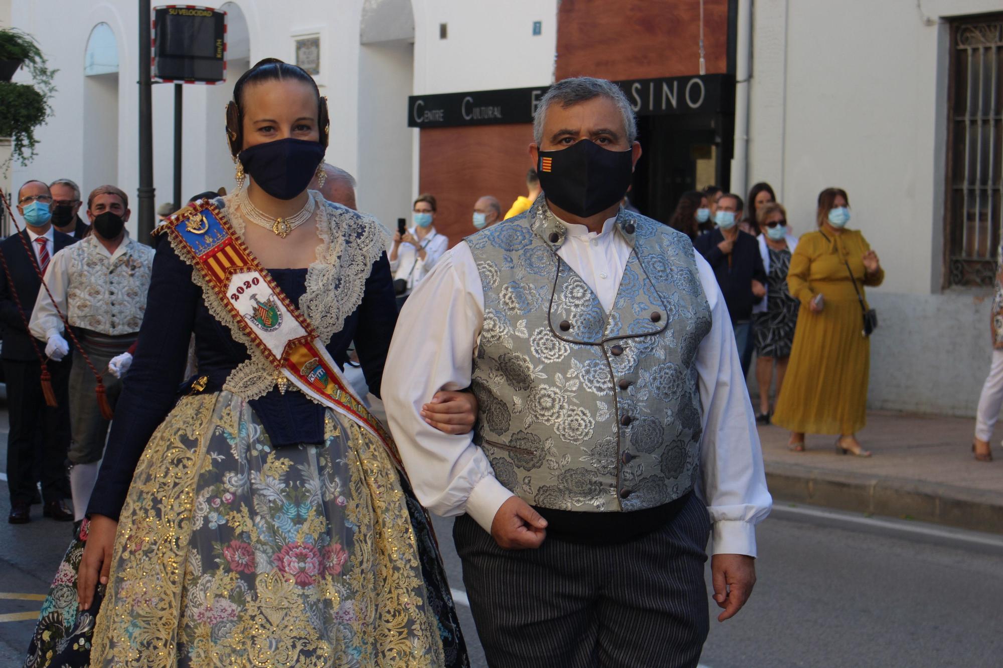 Carmen, Nerea y las cortes acompañan a las fallas de Quart y Xirivella en la procesión de la Senyera