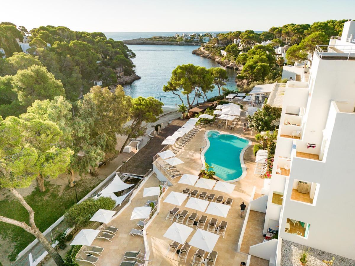 Idyllisch direkt am Meer gelegen: das Hotel Cala d'Or in der Cala Petita.