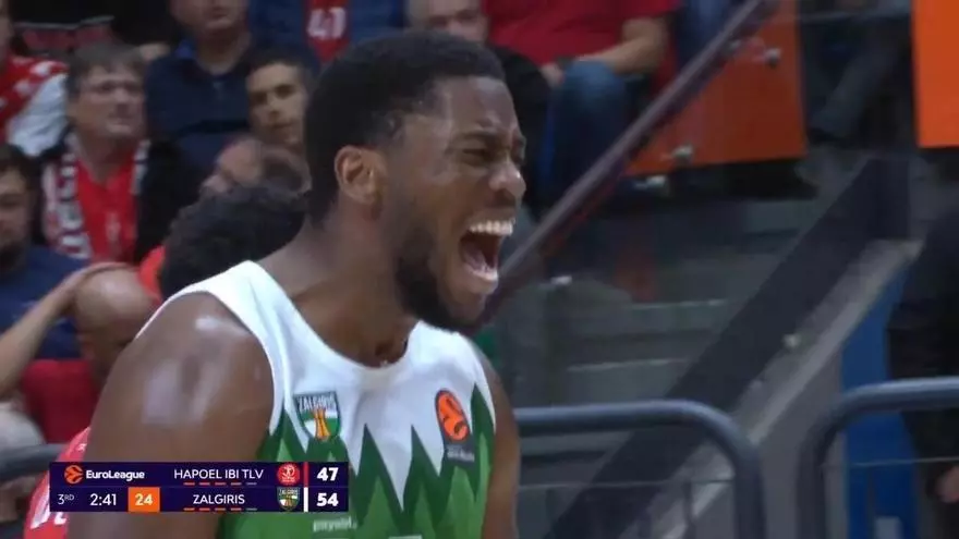 Brutal actuación de Moses Wright ante el Hapoel