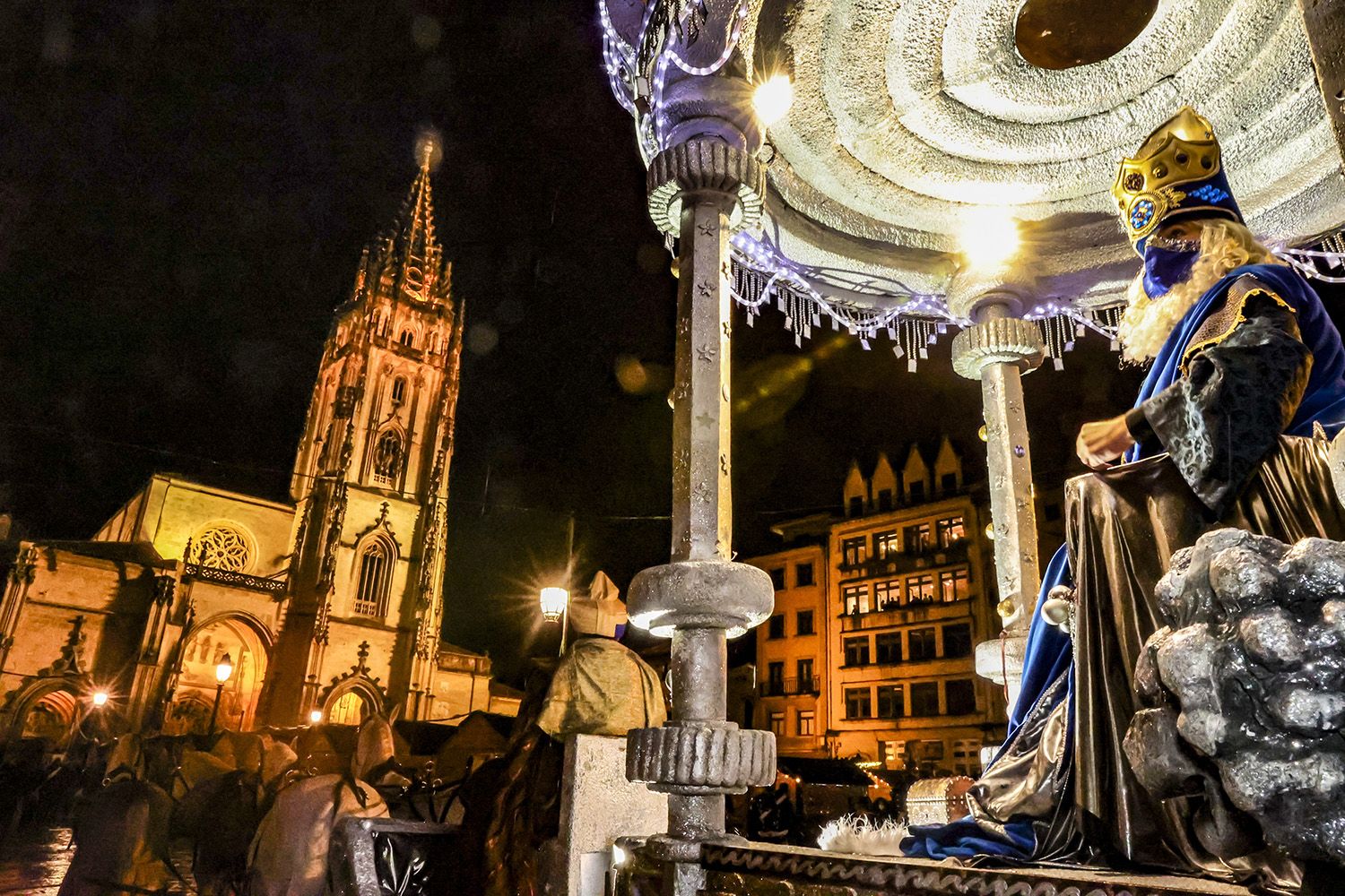 En imágenes: La cabalgata de los Reyes Magos en Oviedo