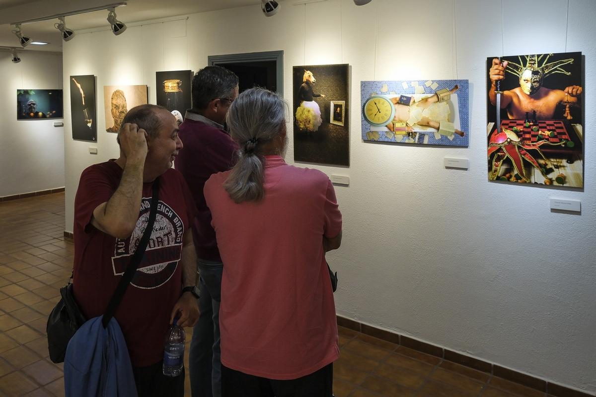 Surrealismo fantástico, la nueva exposición de la asociación fotográfica Enfoques