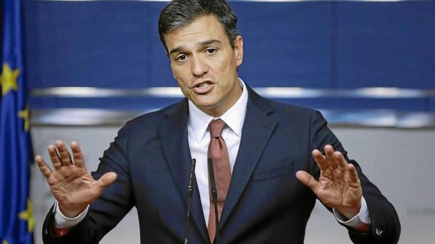 El candidat socialista Pedro Sánchez es va veure ahir amb el president en funcions, Mariano Rajoy