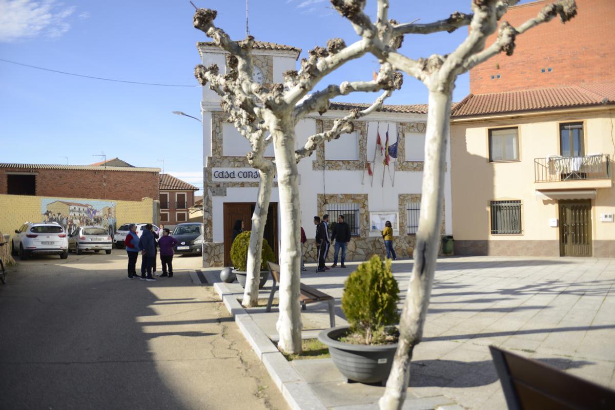 Ayuntamiento de Burganes de Valverde.