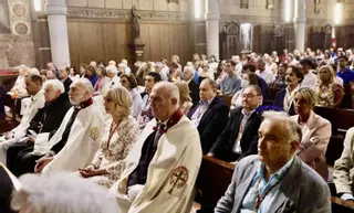 Vítores a España en la basílica de Gijón para festejar al apóstol Santiago
