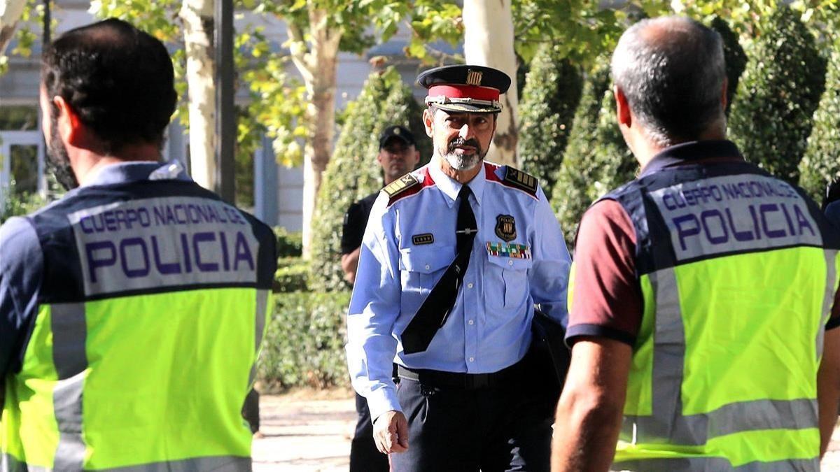 El &quot;major&quot; Josep Lluís Trapero abandona la Audiencia Nacional.