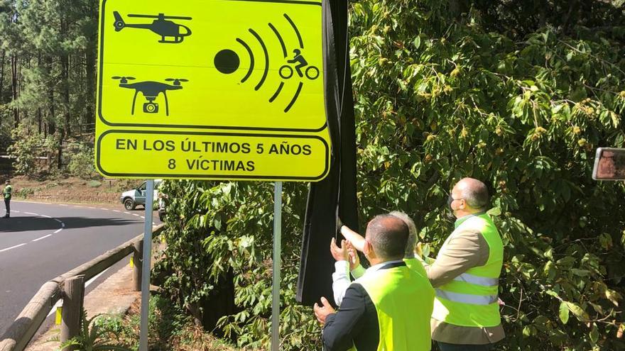 Una de las señales de tramo de alto riesgo para motoristas en Canarias