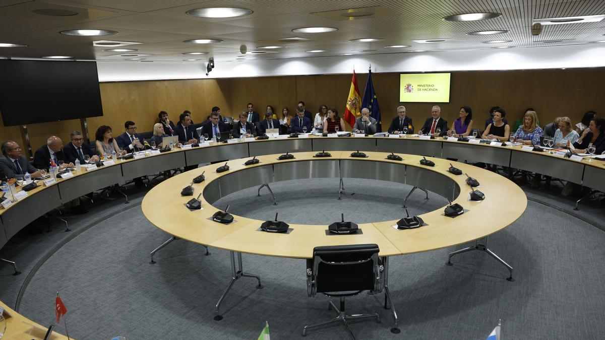 El ministro de Hacienda, Arcadi España, preside el último Consejo de Política Fiscal y Financiera el pasado 6 de julio.