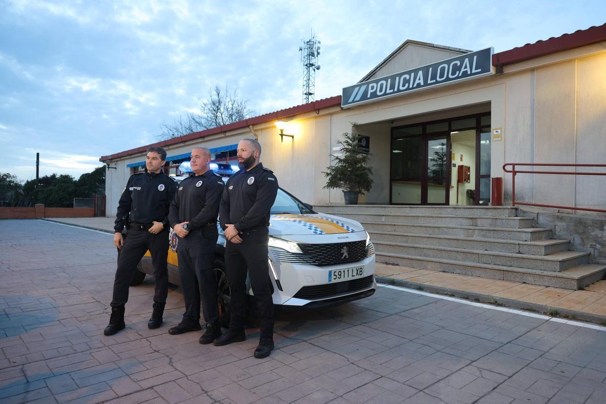 Galería | Chema y Andrés, los policías que llegaron a tiempo para salvar una vida en la Gran Vía de Cáceres