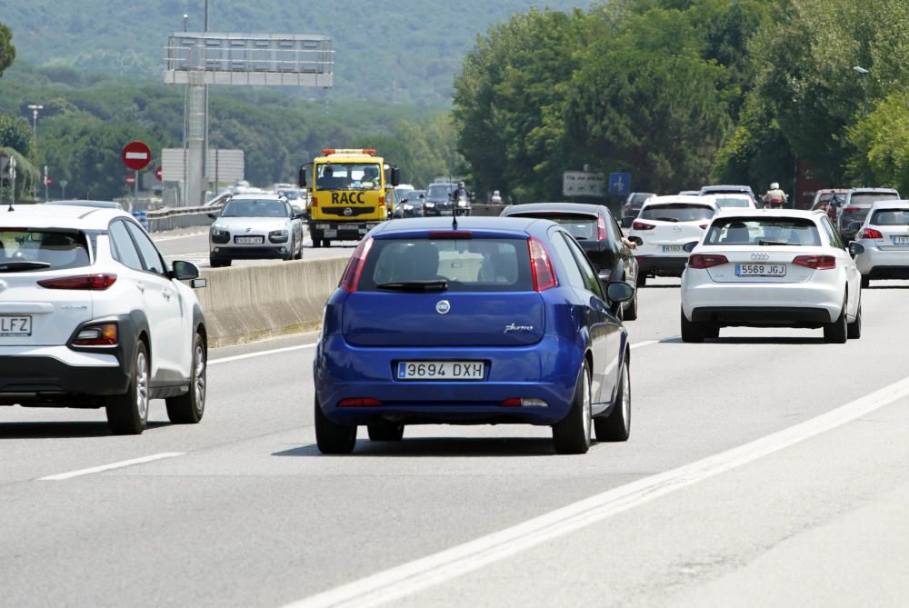 Cues per sortir de la Costa Brava ahir al vespre