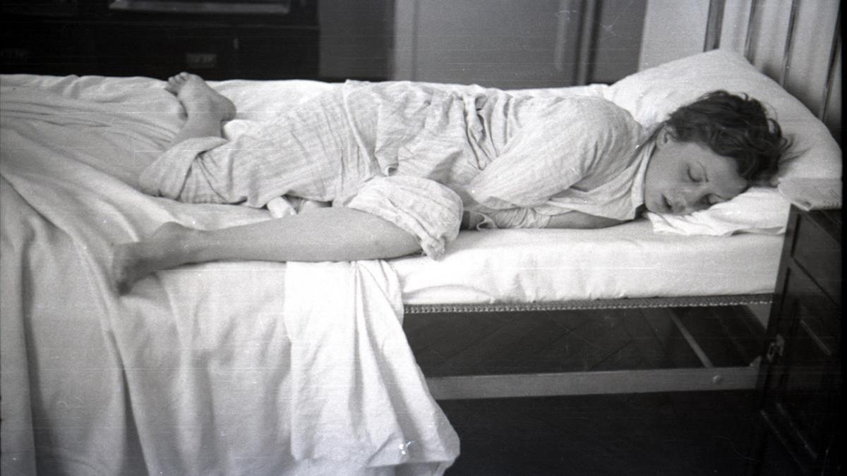 Gerda Taro en la cama,  en 1936.