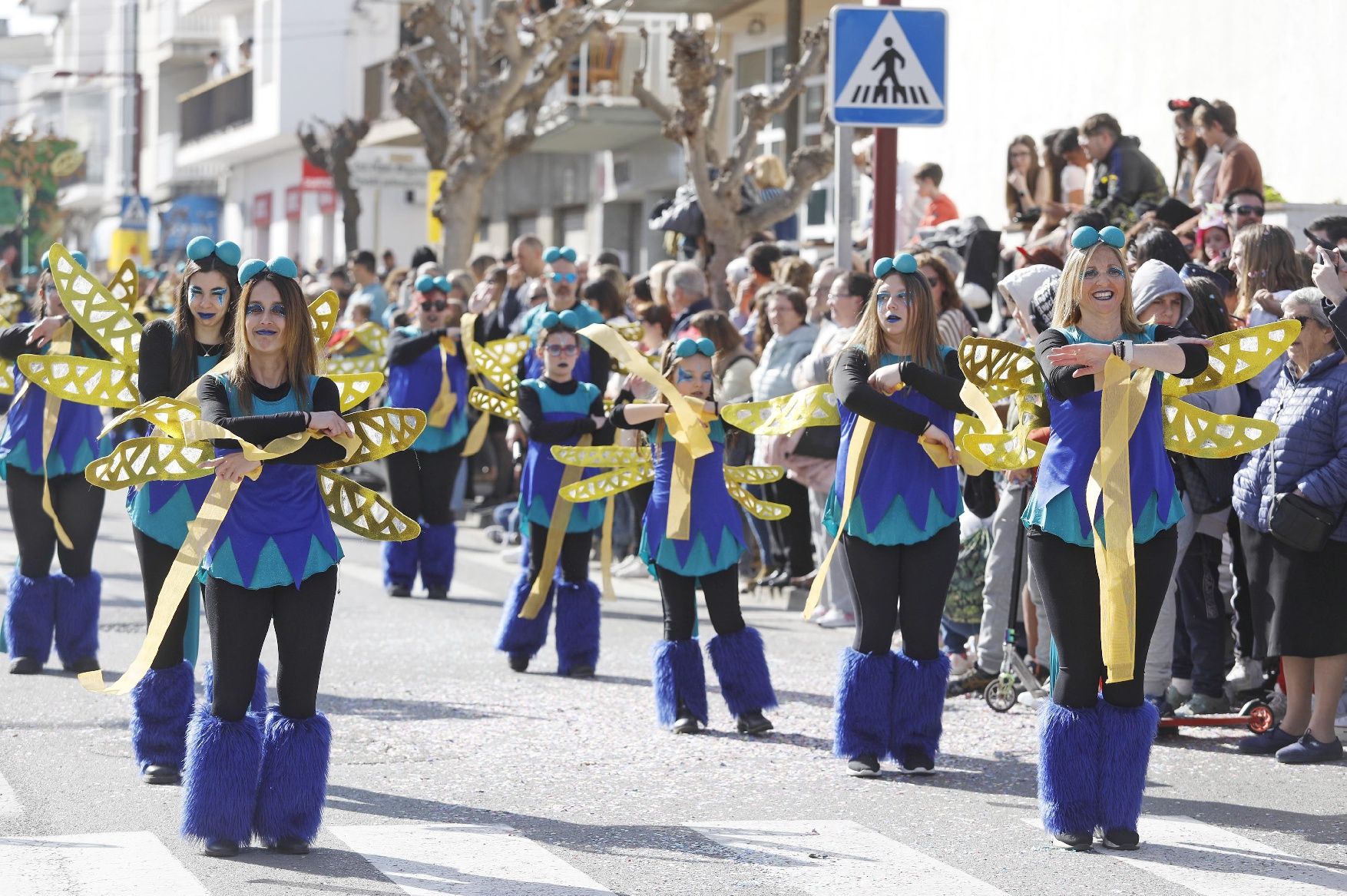 L'Escala briva amb la rua del Carnaval