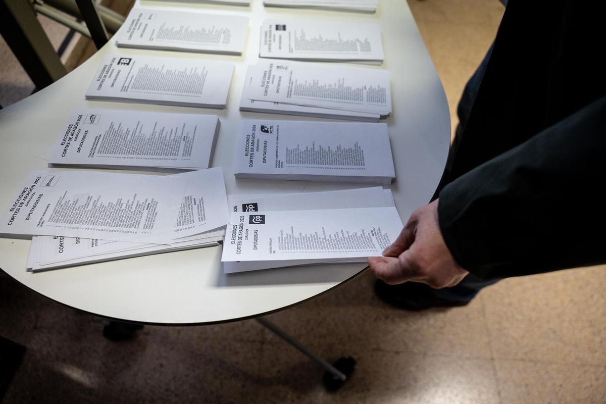 En imágenes | Así transcurre la jornada electoral en Aragón