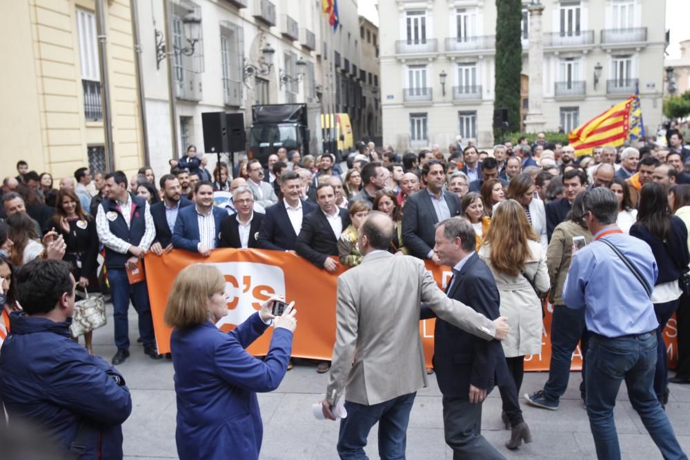 Concentración de Ciudadanos en defensa del Estatuto de Autonomía