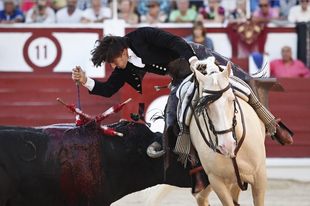 Rejoneo en la feria taurina de Begoña.