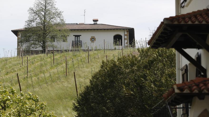 Hallados dos hombres muertos por arma de fuego en un caserío de Irun