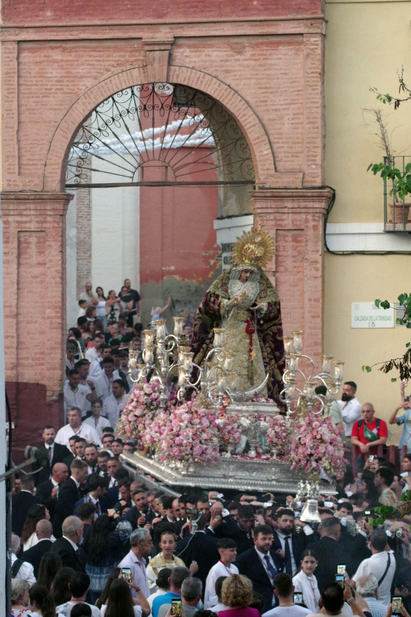 La procesión de la Virgen de la Trinidad este sábado por su festividad en Pentecostés, en imágenes