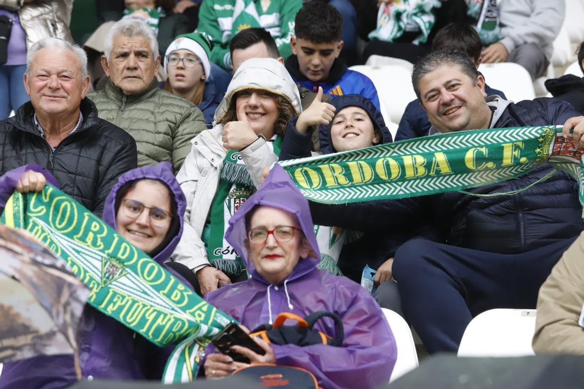 Córdoba CF-Racing de Santander | Las imágenes de la afición blanquiverde en El Arcángel