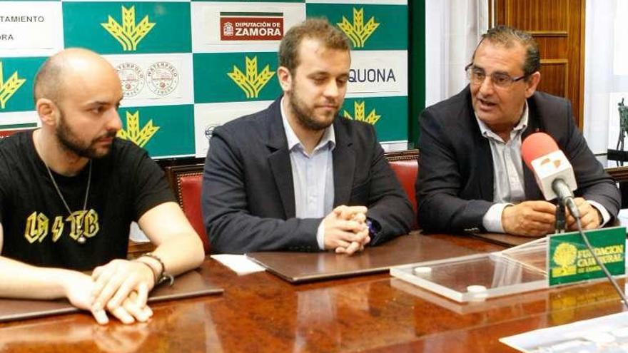 Participantes en el acto de presentación del torneo.