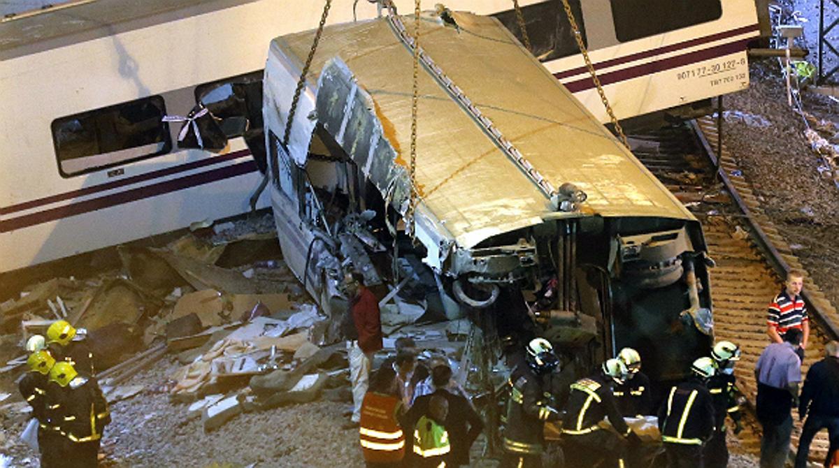 Accident de tren a Santiago: 77 morts i més de 140 ferits