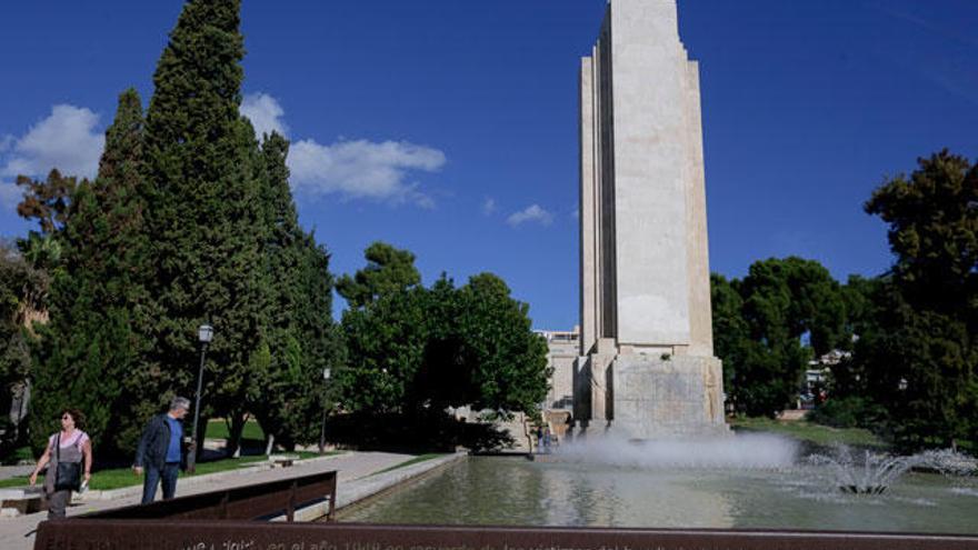 Der Obelisk an der Avenida Argentina in Palma.