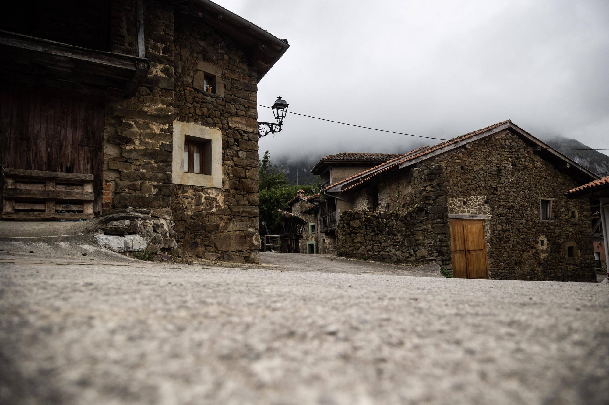 Asturianos en Sobrescobio, un recorrido por el municipio
