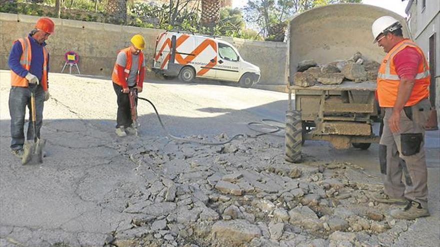 Onda elimina humedades y baches de la calle Montesa