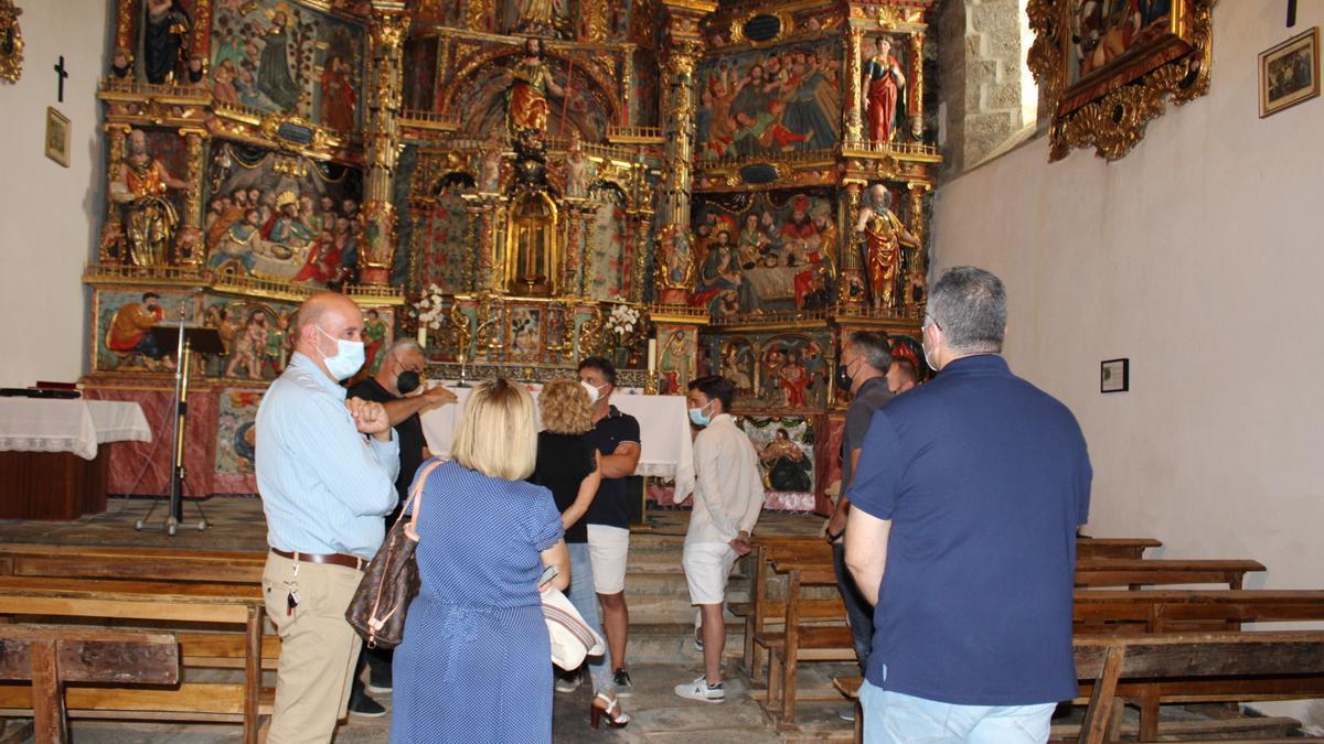 Visita de Prada al retablo de la iglesia de Otero de Sanabria