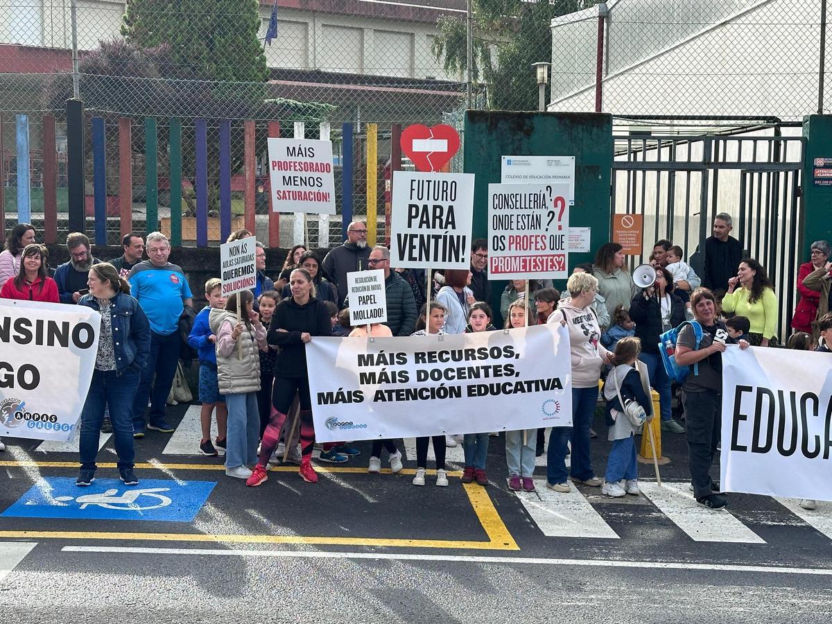 La comunidad educativa de Ventín se movilizó hace meses para demandar más profesorado